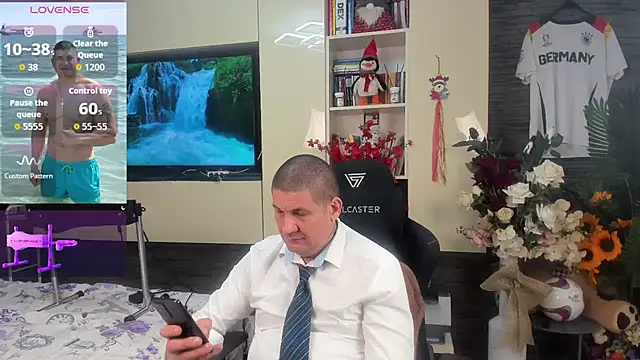 Snapshot of SpartacusDaddy48 chatting on June 27, 2026, 12:22 pm SpartacusDaddy48 online show from June 27, 2026, 12:22 pm
