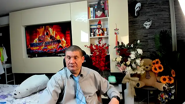 SpartacusDaddy48 online show from May 11, 2026, 6:49 pm