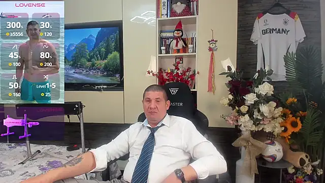 Snapshot of SpartacusDaddy48 chatting on June 28, 2026, 12:28 am SpartacusDaddy48 online show from June 28, 2026, 12:28 am