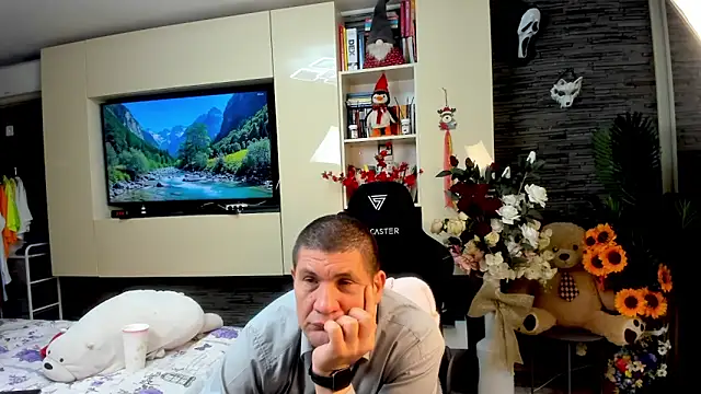 SpartacusDaddy48 online show from May 16, 2026, 12:20 am