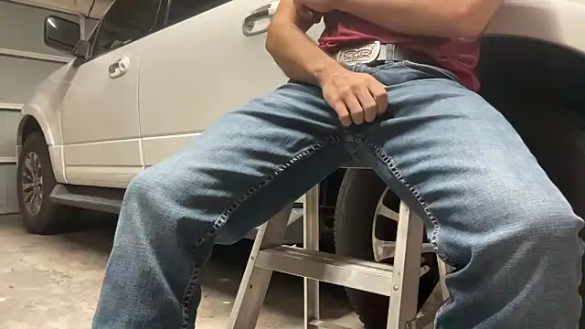 HorneyCowboy154 online show from September 25, 2025, 10:27 pm