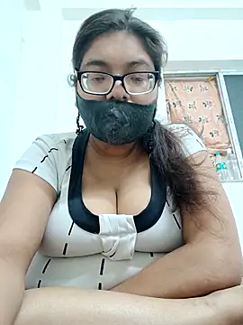 Snapshot of Elie_couple143 chatting on November 17, 2025, 6:56 pm Elie couple143 online show from November 17, 2025, 6:56 pm