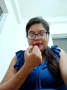 Elie couple143 online show from December 5, 2025, 5:22 pm