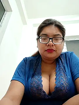 Snapshot of Elie_couple143 chatting on November 29, 2025, 6:19 pm Elie couple143 online show from November 29, 2025, 6:19 pm