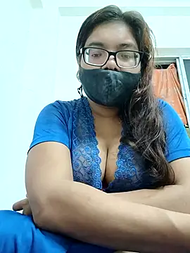 Snapshot of Elie_couple143 chatting on October 19, 2025, 6:43 pm Elie couple143 online show from October 19, 2025, 6:43 pm