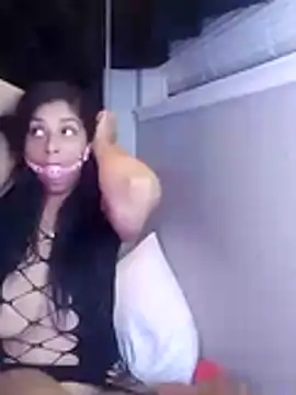 sweetnjuicyyy online show from November 19, 2025, 6:35 am