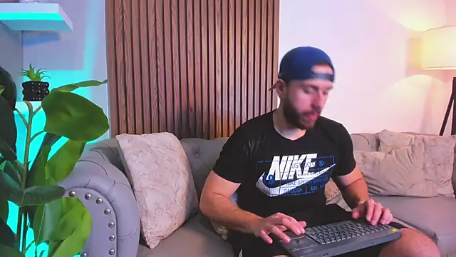 Snapshot of Maximo_Wolff chatting on April 8, 2026, 7:15 pm Maximo Wolff online show from April 8, 2026, 7:15 pm