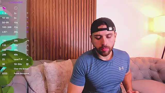 Snapshot of Maximo_Wolff chatting on April 4, 2026, 10:05 pm Maximo Wolff online show from April 4, 2026, 10:05 pm