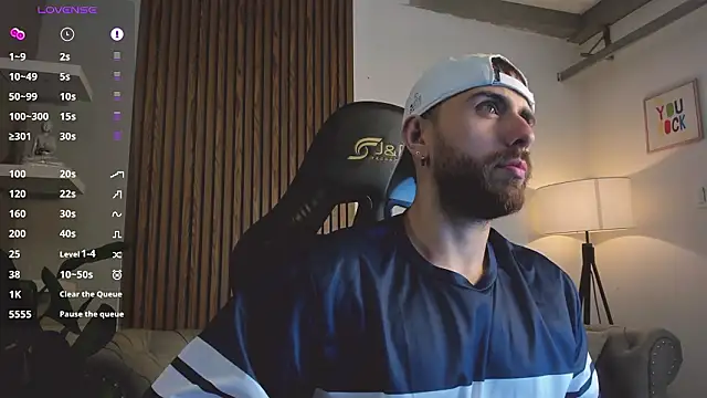 Snapshot of Maximo_Wolff chatting on March 24, 2026, 7:58 pm Maximo Wolff online show from March 24, 2026, 7:58 pm