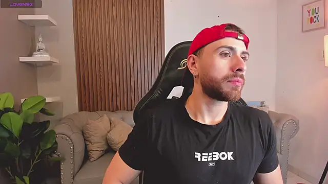 Snapshot of Maximo_Wolff chatting on March 26, 2026, 11:02 pm Maximo Wolff online show from March 26, 2026, 11:02 pm