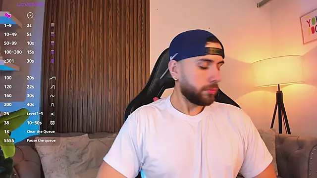 Snapshot of Maximo_Wolff chatting on March 2, 2026, 8:05 pm Maximo Wolff online show from March 2, 2026, 8:05 pm