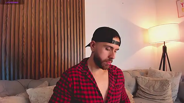 Snapshot of Maximo_Wolff chatting on March 9, 2026, 12:14 am Maximo Wolff online show from March 9, 2026, 12:14 am