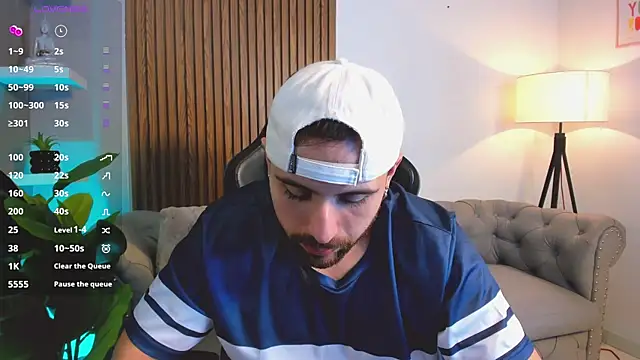 Snapshot of Maximo_Wolff chatting on April 1, 2026, 8:06 pm Maximo Wolff online show from April 1, 2026, 8:06 pm