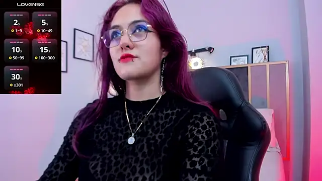 Snapshot of Azurra_amatto2 chatting on May 9, 2026, 8:34 pm Azurra amatto2 online show from May 9, 2026, 8:34 pm