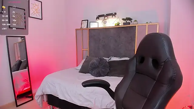 Azurra amatto2 online show from February 19, 2026, 8:17 pm