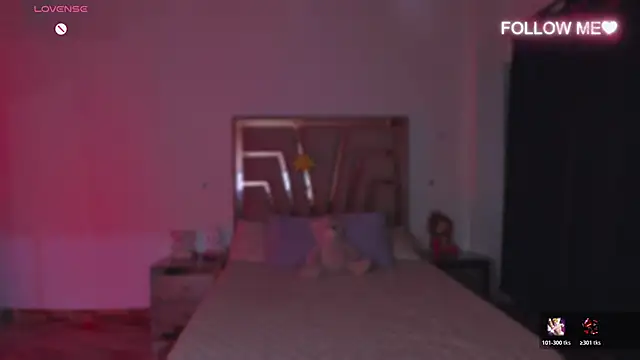 Snapshot of lunaarose chatting on November 28, 2025, 12:22 am lunaarose online show from November 28, 2025, 12:22 am