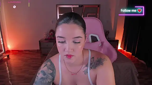 lunaarose online show from May 13, 2026, 3:13 am