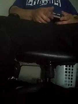Snapshot of raredick chatting on October 19, 2025, 3:42 am raredick online show from October 19, 2025, 3:42 am