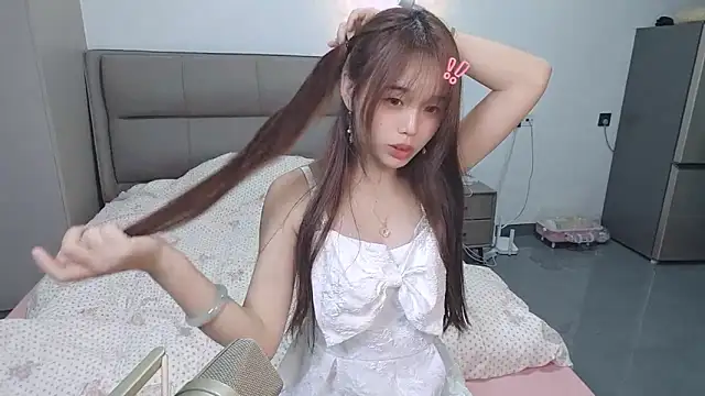 kexin a online show from October 25, 2025, 11:20 am