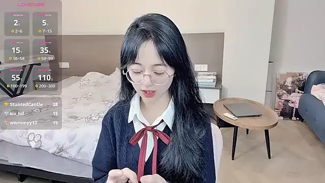 nini a online show from December 19, 2025, 12:18 pm