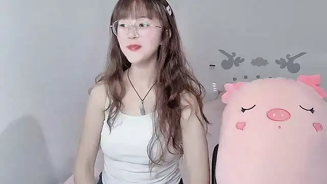 nini a online show from September 12, 2025, 12:16 pm