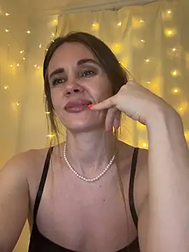 LucieMack online show from May 22, 2026, 4:05 pm