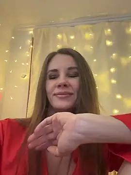 LucieMack online show from February 19, 2026, 5:54 pm