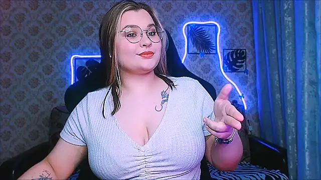 InLoveWithLife26 online show from May 28, 2026, 4:57 pm