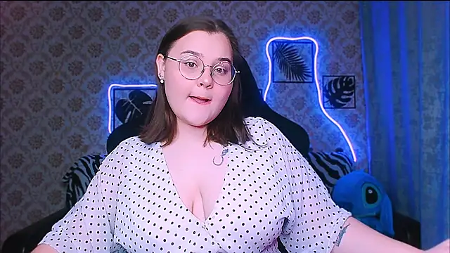 InLoveWithLife26 online show from November 11, 2025, 8:14 pm