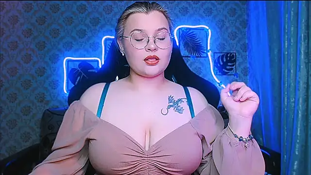 InLoveWithLife26 online show from April 2, 2026, 8:15 pm