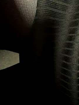 Snapshot of HiddenHoneyLDN chatting on November 19, 2025, 11:54 am HiddenHoneyLDN online show from November 19, 2025, 11:54 am