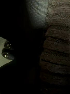 Snapshot of HiddenHoneyLDN chatting on November 28, 2025, 10:15 am HiddenHoneyLDN online show from November 28, 2025, 10:15 am