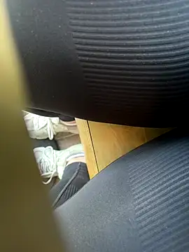 Snapshot of HiddenHoneyLDN chatting on November 8, 2025, 1:36 pm HiddenHoneyLDN online show from November 8, 2025, 1:36 pm