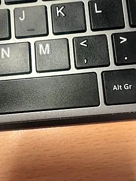 Snapshot of HiddenHoneyLDN chatting on November 26, 2025, 10:15 am HiddenHoneyLDN online show from November 26, 2025, 10:15 am