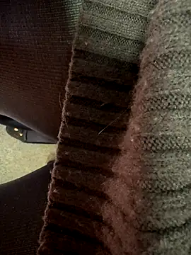 Snapshot of HiddenHoneyLDN chatting on December 2, 2025, 10:28 am HiddenHoneyLDN online show from December 2, 2025, 10:28 am