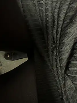 Snapshot of HiddenHoneyLDN chatting on November 5, 2025, 3:48 pm HiddenHoneyLDN online show from November 5, 2025, 3:48 pm