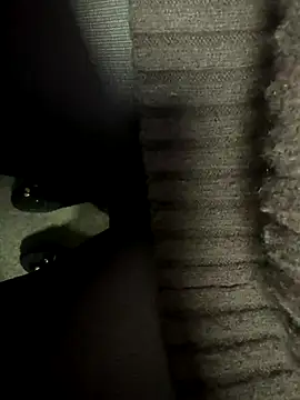 Snapshot of HiddenHoneyLDN chatting on November 14, 2025, 1:48 pm HiddenHoneyLDN online show from November 14, 2025, 1:48 pm