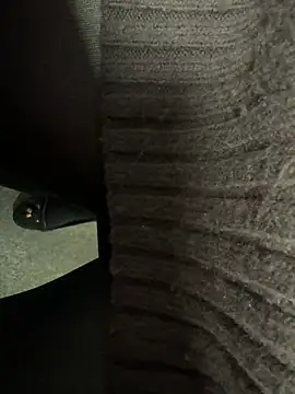 Snapshot of HiddenHoneyLDN chatting on October 29, 2025, 9:30 am HiddenHoneyLDN online show from October 29, 2025, 9:30 am