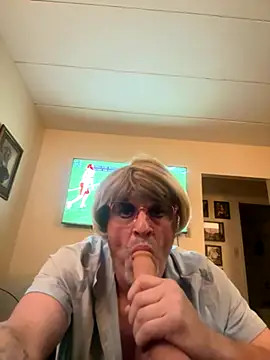 Tammyhoney1970 online show from November 2, 2025, 11:32 pm