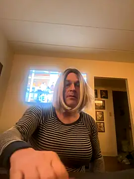 Tammyhoney1970 online show from November 28, 2025, 11:38 pm