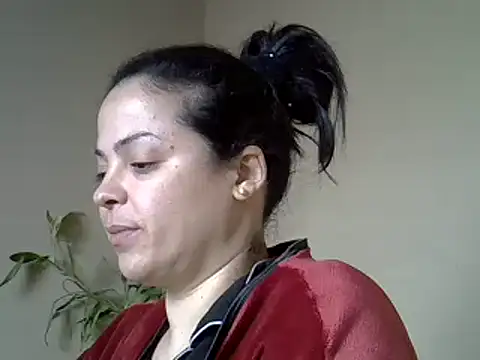 ITALIANASISIXX online show from March 12, 2025, 7:35 am