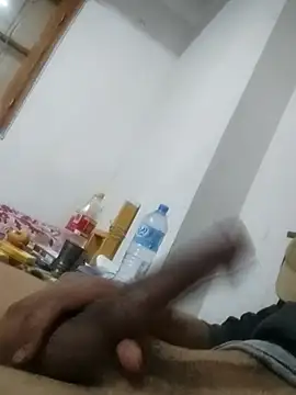 rayane7xx online show from November 27, 2025, 1:22 pm