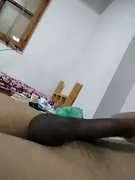 rayane7xx online show from December 2, 2025, 12:18 pm