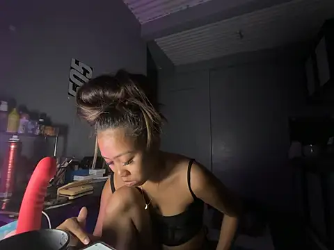 PinayLina18 online show from April 6, 2026, 3:57 am