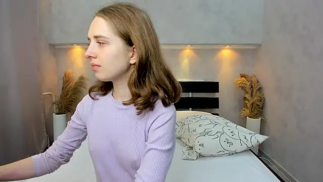 Camilla Kelly online show from October 3, 2025, 12:03 am