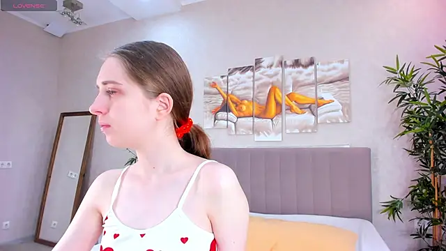 Snapshot of Camilla_Kelly chatting on May 12, 2026, 1:02 am Camilla Kelly online show from May 12, 2026, 1:02 am