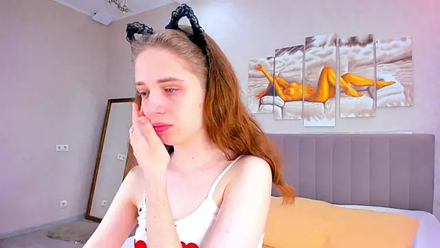 Snapshot of Camilla_Kelly chatting on May 18, 2026, 1:06 am Camilla Kelly online show from May 18, 2026, 1:06 am