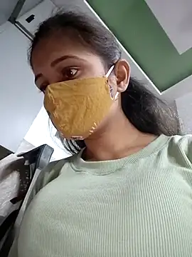 Snapshot of Ruhi_07 chatting on December 15, 2025, 4:07 am Ruhi 07 online show from December 15, 2025, 4:07 am