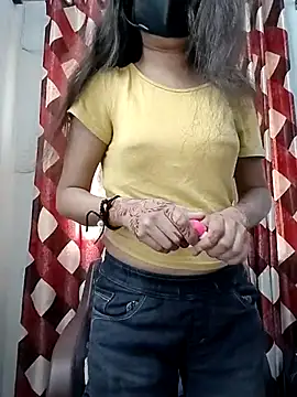 Snapshot of Ruhi_07 chatting on February 13, 2026, 4:01 am Ruhi 07 online show from February 13, 2026, 4:01 am