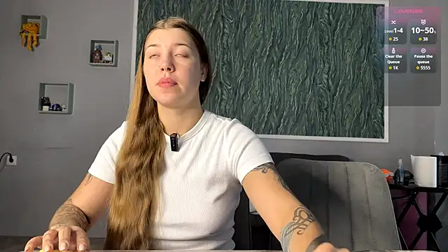 Snapshot of VelvetMiley chatting on August 9, 2026, 3:14 am VelvetMiley online show from August 9, 2026, 3:14 am